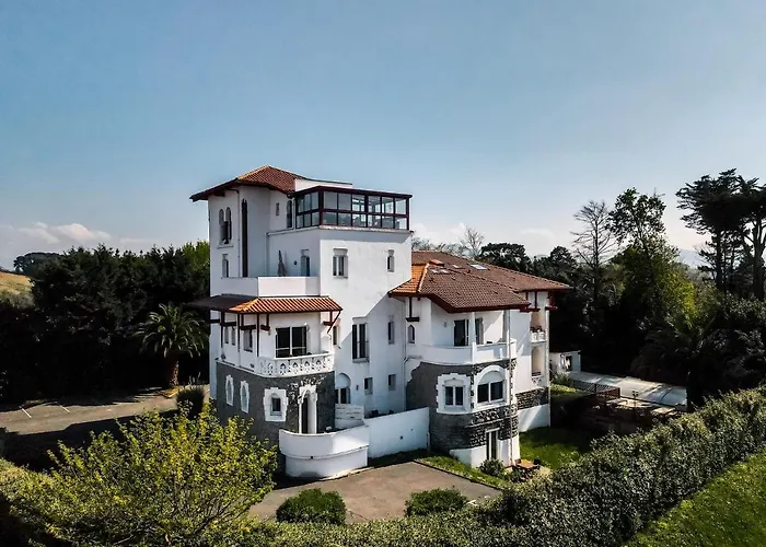 Résidence Château d'Acotz - Appartements avec piscine à 300m des Plages&Océan San Juan de Luz